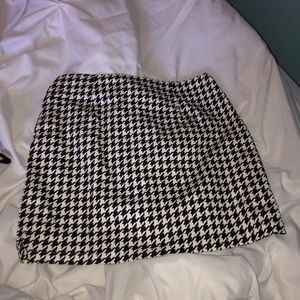 Houndstooth mini skirt